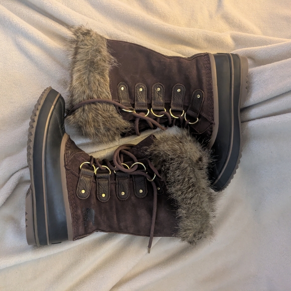 Sorel Joan Of Arctic Winter Boots with Faux Fur - Picture 5 of 12